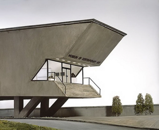 Illustration for article titled These Examples of Surrealist Architecture Will Make You Feel Dizzy